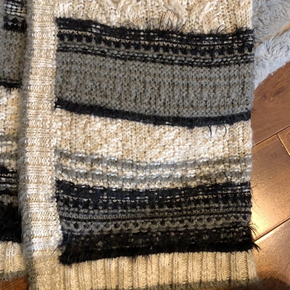 Long Cardigan - Picture 2 of 6